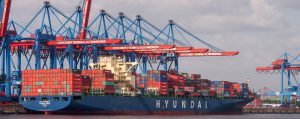 Hamburg: Zuschauen bei der Containerverladung