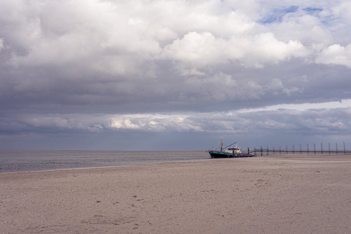 Texel nicht immer scheint die Sonne Strand kurz vor dem Gewitterschauer