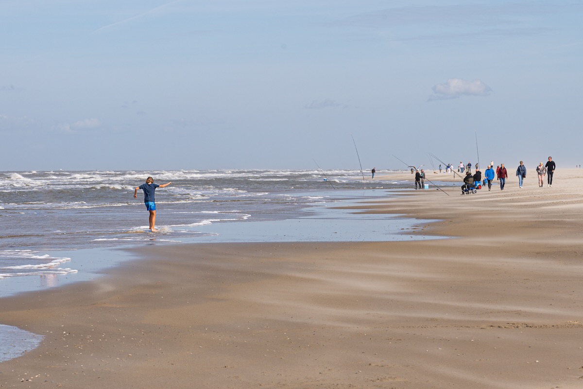 Texel Spaziergänger am Strand