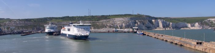 Der Weg nach England: Fähre oder Tunnel?