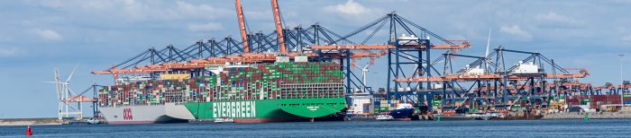 Containerschiffe ganz aus der Nähe